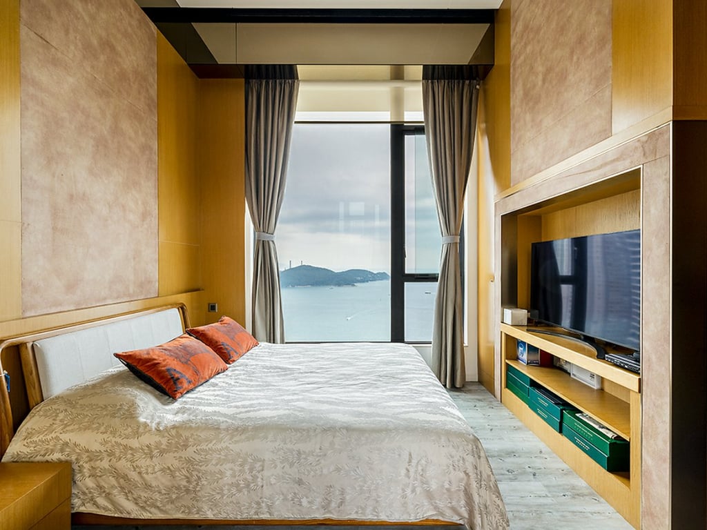 https://img.propertyraptor.com/cdn-cgi/imagedelivery/KD5bF_AFL0JDTbKLWF7z9g/ap8/ap8_001/hornet/prp/img/9eed03e17905b709e8b934d0cda2c842.jpg/public