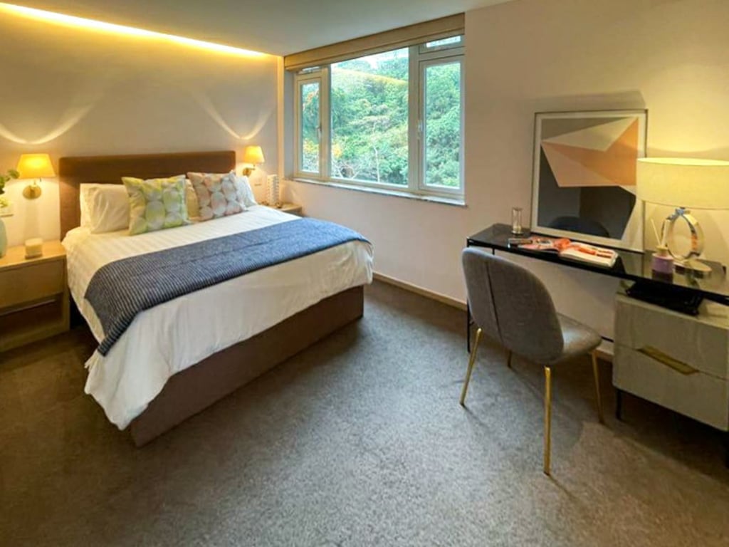 https://img.propertyraptor.com/cdn-cgi/imagedelivery/KD5bF_AFL0JDTbKLWF7z9g/ap8/ap8_001/hornet/prp/img/9f0caa9b030b25a6b2a5caf51061a087.jpg/public