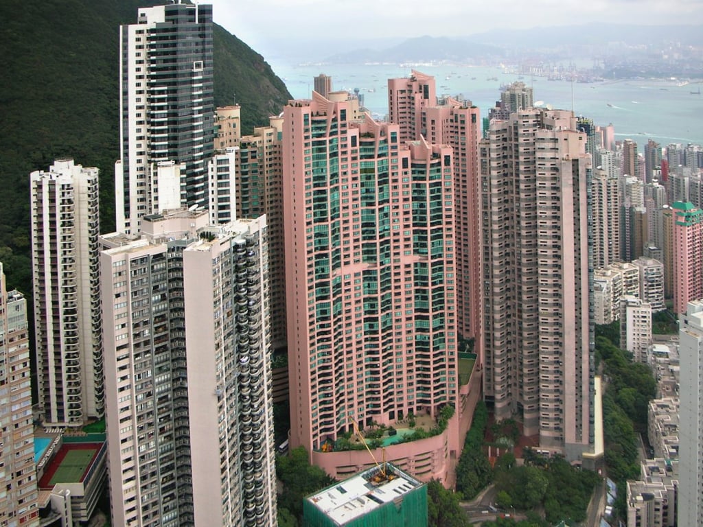 https://img.propertyraptor.com/cdn-cgi/imagedelivery/KD5bF_AFL0JDTbKLWF7z9g/ap8/ap8_001/hornet/prp/img/9f59de5f362c0f3bea76ed270c03d16d.jpg/public