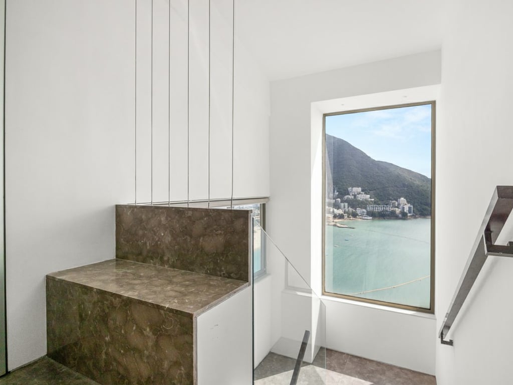 https://img.propertyraptor.com/cdn-cgi/imagedelivery/KD5bF_AFL0JDTbKLWF7z9g/ap8/ap8_001/hornet/prp/img/9f6397d4a4f68b6493f0720479a86e15-wtm.jpg/public