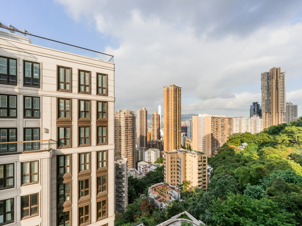 https://img.propertyraptor.com/cdn-cgi/imagedelivery/KD5bF_AFL0JDTbKLWF7z9g/ap8/ap8_001/hornet/prp/img/9f6dcf2c75bacdfbb10dd2658aad4ad6.jpg/public