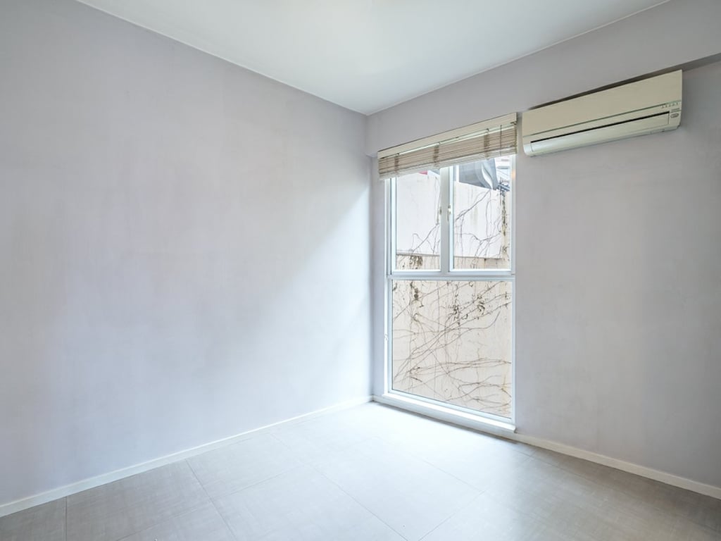 https://img.propertyraptor.com/cdn-cgi/imagedelivery/KD5bF_AFL0JDTbKLWF7z9g/ap8/ap8_001/hornet/prp/img/9fab0e2870b41bdb006b31d14cf85f53.jpg/public