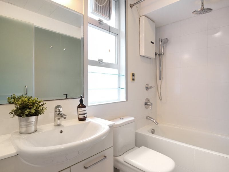https://img.propertyraptor.com/cdn-cgi/imagedelivery/KD5bF_AFL0JDTbKLWF7z9g/ap8/ap8_001/hornet/prp/img/9fb1605631e173f0c56d8377c09ddbe0.jpg/public