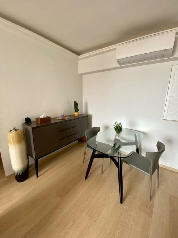 https://img.propertyraptor.com/cdn-cgi/imagedelivery/KD5bF_AFL0JDTbKLWF7z9g/ap8/ap8_001/hornet/prp/img/a00b678b754a15afc38cdb4f3c4d4db5-wtm.jpg/public