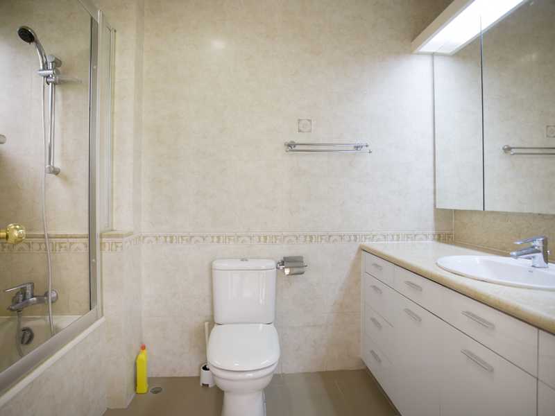https://img.propertyraptor.com/cdn-cgi/imagedelivery/KD5bF_AFL0JDTbKLWF7z9g/ap8/ap8_001/hornet/prp/img/a00dbd9594960ef3b45922e161467d0c.jpg/public