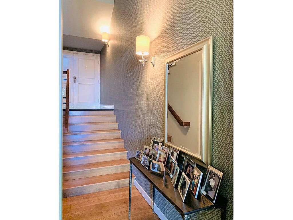 https://img.propertyraptor.com/cdn-cgi/imagedelivery/KD5bF_AFL0JDTbKLWF7z9g/ap8/ap8_001/hornet/prp/img/a016834123975a425b3e726c68e33999.jpg/public