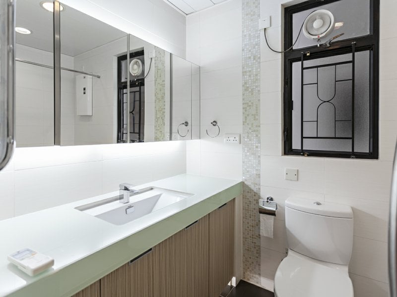 https://img.propertyraptor.com/cdn-cgi/imagedelivery/KD5bF_AFL0JDTbKLWF7z9g/ap8/ap8_001/hornet/prp/img/a02c996f50b2aa213681f7078c388a27.jpg/public