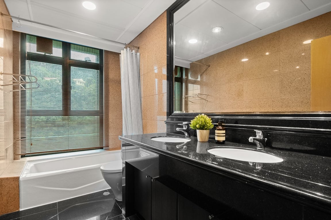 https://img.propertyraptor.com/cdn-cgi/imagedelivery/KD5bF_AFL0JDTbKLWF7z9g/ap8/ap8_001/hornet/prp/img/a03682d14cb955ee149bae988c80f583-wtm.jpg/public