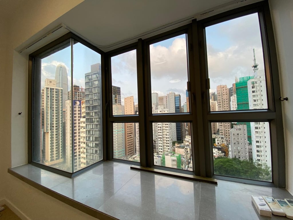 https://img.propertyraptor.com/cdn-cgi/imagedelivery/KD5bF_AFL0JDTbKLWF7z9g/ap8/ap8_001/hornet/prp/img/a08e0461e9a1e8d9e5056a733d9e875f-wtm.jpg/public