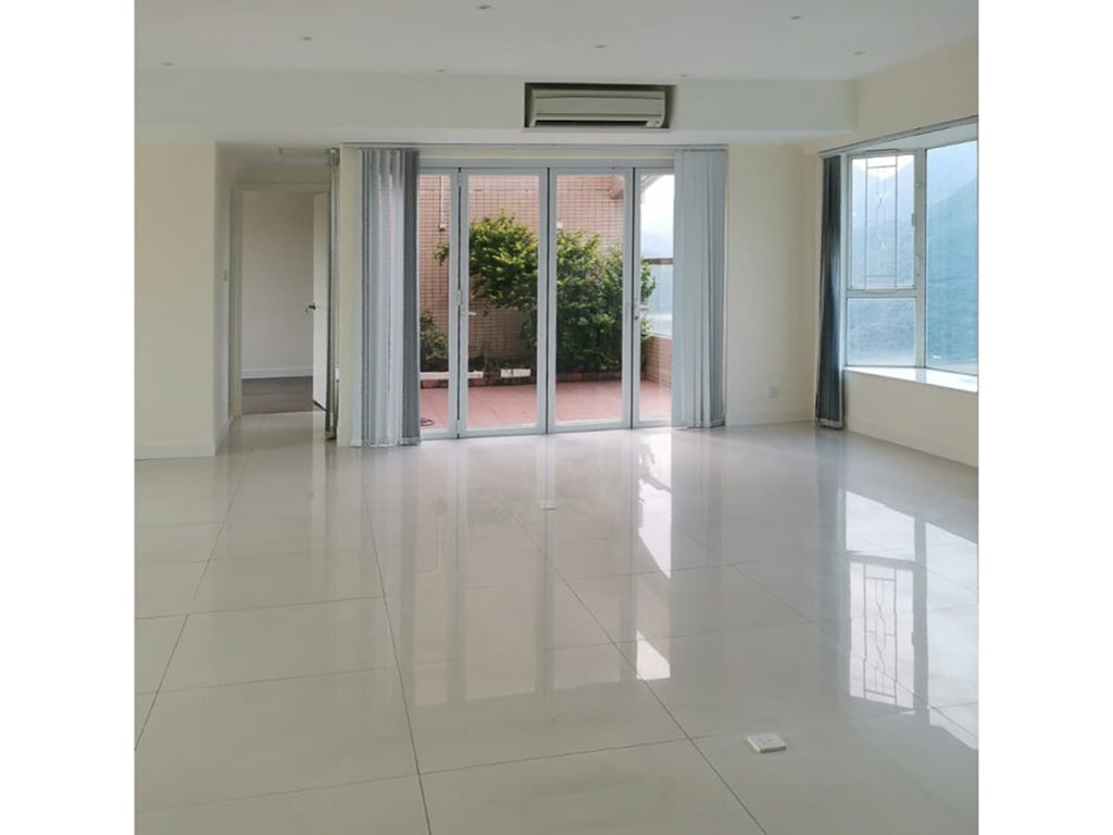https://img.propertyraptor.com/cdn-cgi/imagedelivery/KD5bF_AFL0JDTbKLWF7z9g/ap8/ap8_001/hornet/prp/img/a095a2589e4f4f9e47d68ed8015765c6-wtm.jpg/public