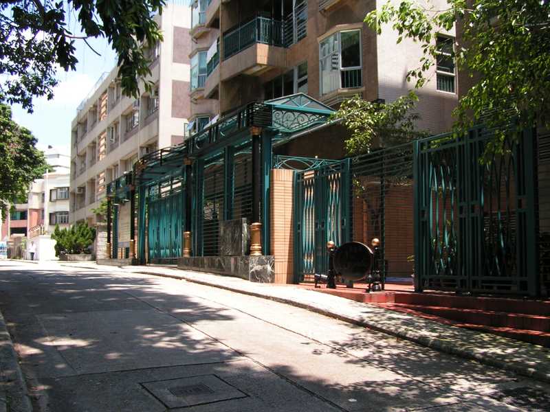 https://img.propertyraptor.com/cdn-cgi/imagedelivery/KD5bF_AFL0JDTbKLWF7z9g/ap8/ap8_001/hornet/prp/img/a0d0b932656bd9a125ddac55f68f28f8.jpg/public
