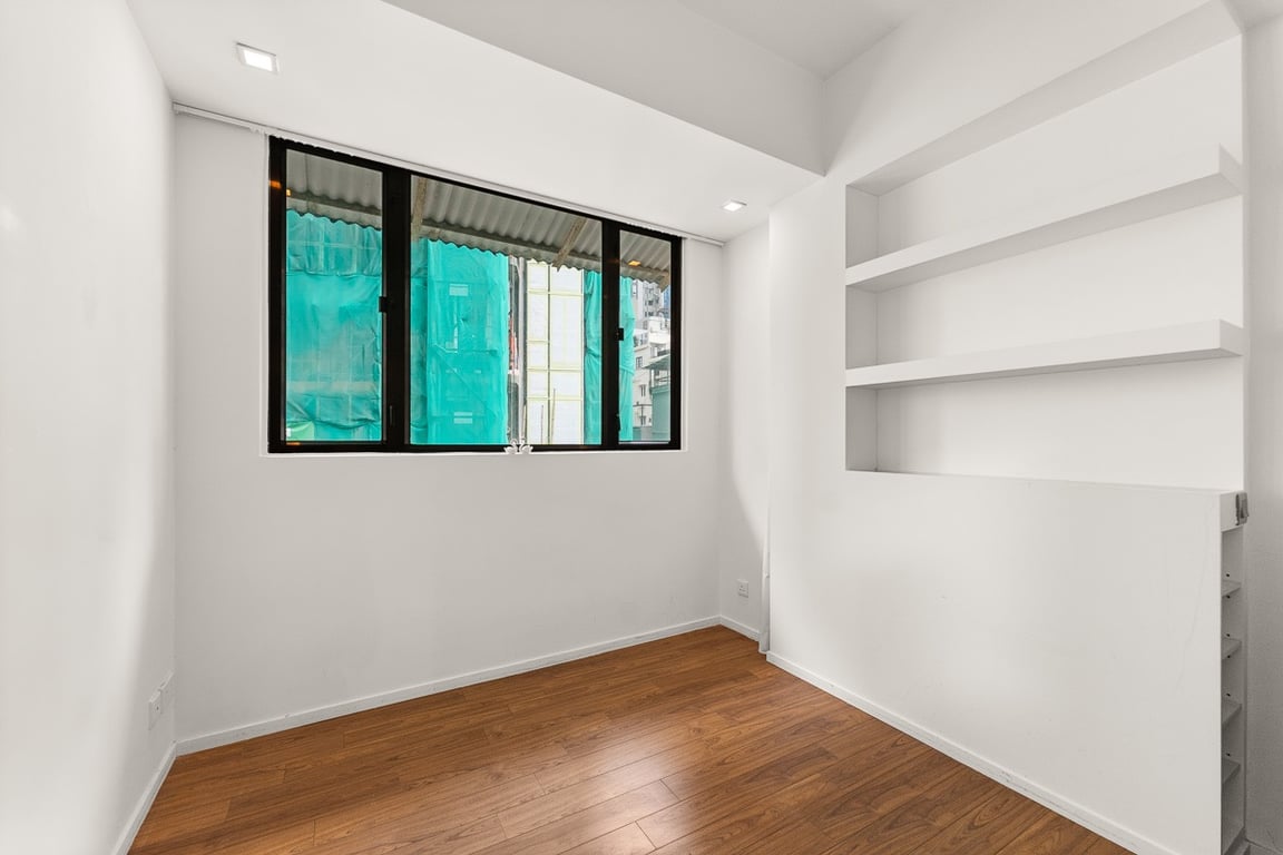 https://img.propertyraptor.com/cdn-cgi/imagedelivery/KD5bF_AFL0JDTbKLWF7z9g/ap8/ap8_001/hornet/prp/img/a0e72bbf300aff29b7c9fe5525ee422a-wtm.jpg/public
