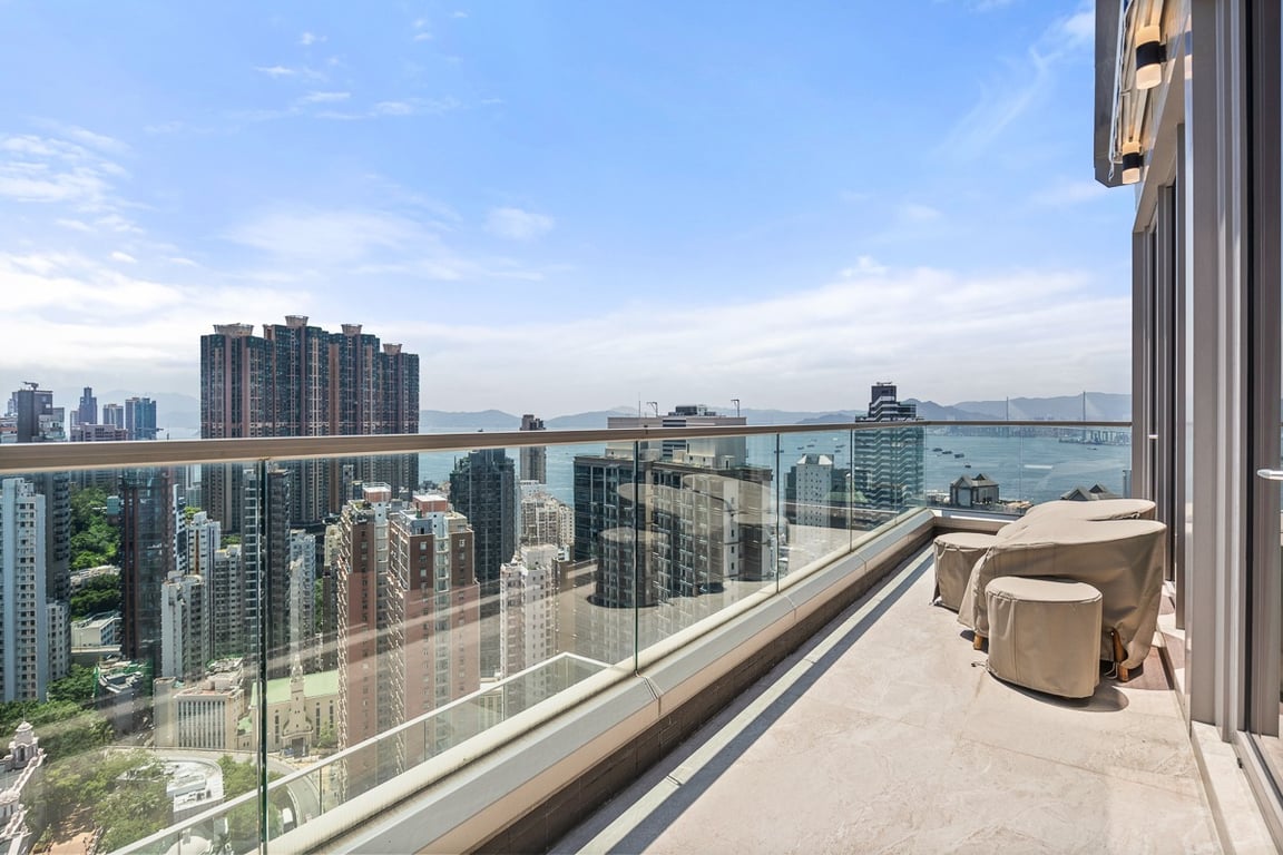 https://img.propertyraptor.com/cdn-cgi/imagedelivery/KD5bF_AFL0JDTbKLWF7z9g/ap8/ap8_001/hornet/prp/img/a0ef8d2a90c4d88565ef9a43f84e3807-wtm.jpg/public
