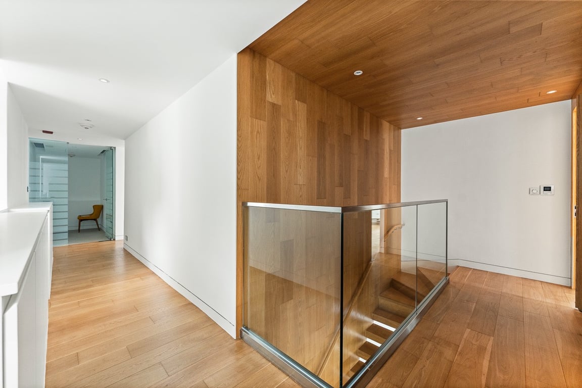 https://img.propertyraptor.com/cdn-cgi/imagedelivery/KD5bF_AFL0JDTbKLWF7z9g/ap8/ap8_001/hornet/prp/img/a100743644405528ffe1def4f2ea848f-wtm.jpg/public