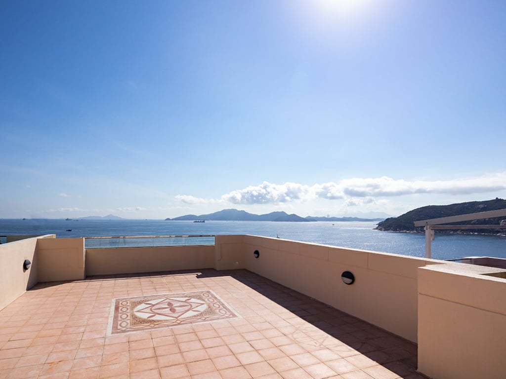 https://img.propertyraptor.com/cdn-cgi/imagedelivery/KD5bF_AFL0JDTbKLWF7z9g/ap8/ap8_001/hornet/prp/img/a1085b5b4c801737e9a068381108404c.jpg/public