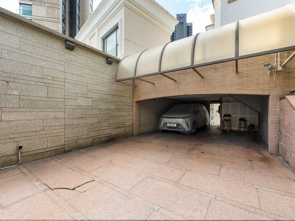 https://img.propertyraptor.com/cdn-cgi/imagedelivery/KD5bF_AFL0JDTbKLWF7z9g/ap8/ap8_001/hornet/prp/img/a15909ccec2ca02489ea7dfef53d23ea-wtm.jpg/public