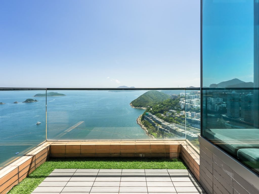 https://img.propertyraptor.com/cdn-cgi/imagedelivery/KD5bF_AFL0JDTbKLWF7z9g/ap8/ap8_001/hornet/prp/img/a17ec0ff687fa53c16942a1c86c7119e.jpg/public