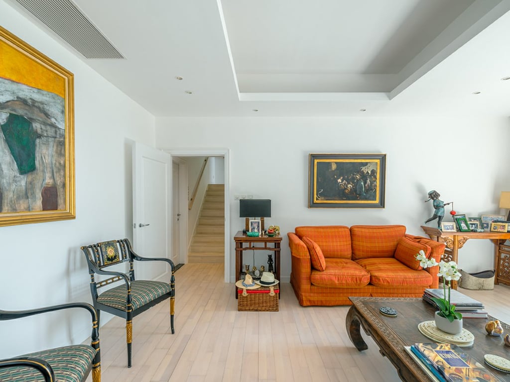https://img.propertyraptor.com/cdn-cgi/imagedelivery/KD5bF_AFL0JDTbKLWF7z9g/ap8/ap8_001/hornet/prp/img/a19670ebc30bf76fbbff7dfebda48906.jpg/public