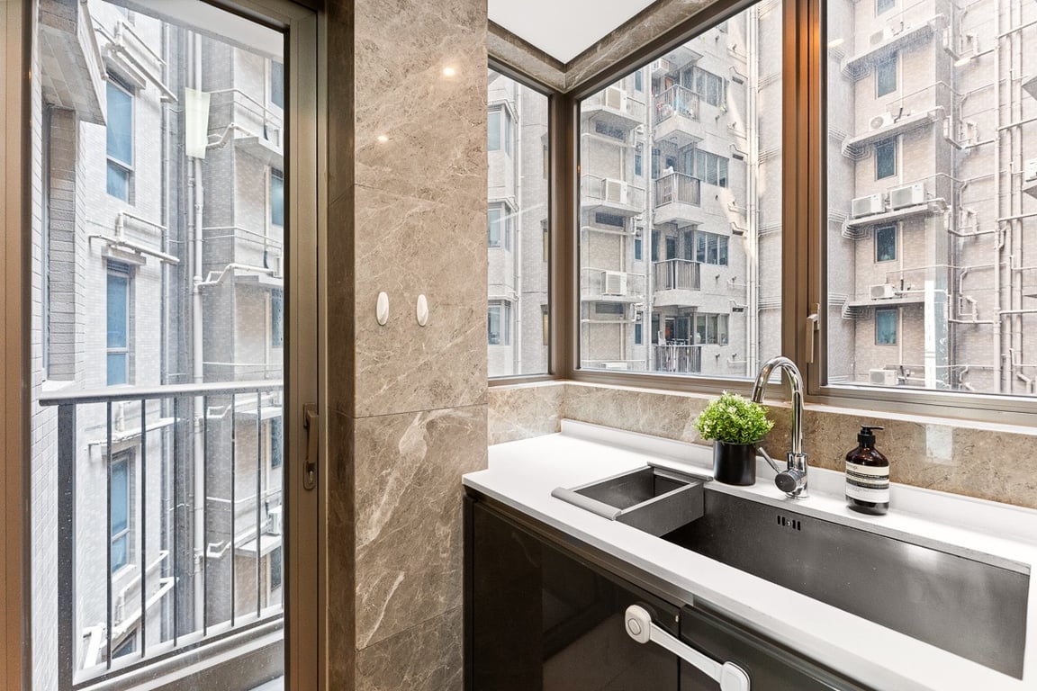 https://img.propertyraptor.com/cdn-cgi/imagedelivery/KD5bF_AFL0JDTbKLWF7z9g/ap8/ap8_001/hornet/prp/img/a1b1e1eb7d9027f3377ec0035244f0dc-wtm.jpg/public