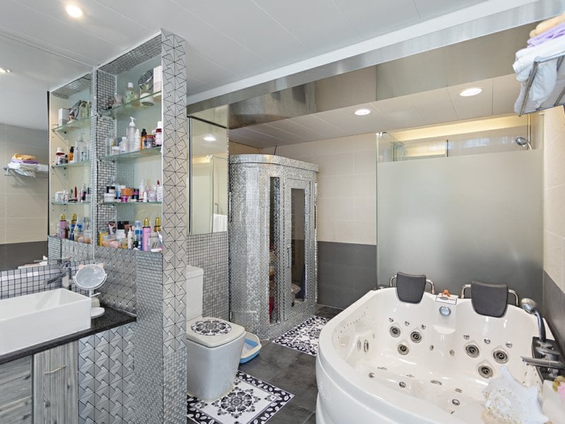https://img.propertyraptor.com/cdn-cgi/imagedelivery/KD5bF_AFL0JDTbKLWF7z9g/ap8/ap8_001/hornet/prp/img/a1b5f122c6c42a0cd8bcaa19b96897e8.jpg/public