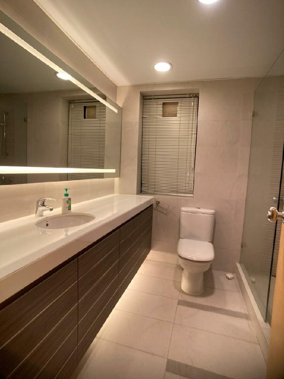 https://img.propertyraptor.com/cdn-cgi/imagedelivery/KD5bF_AFL0JDTbKLWF7z9g/ap8/ap8_001/hornet/prp/img/a1c08b0fbb48013745db5fd2581364c3.jpg/public