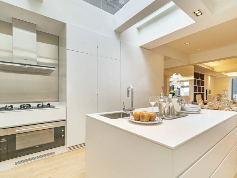 https://img.propertyraptor.com/cdn-cgi/imagedelivery/KD5bF_AFL0JDTbKLWF7z9g/ap8/ap8_001/hornet/prp/img/a1e9da0e12936d268b9e8cc861ca1edc.jpg/public