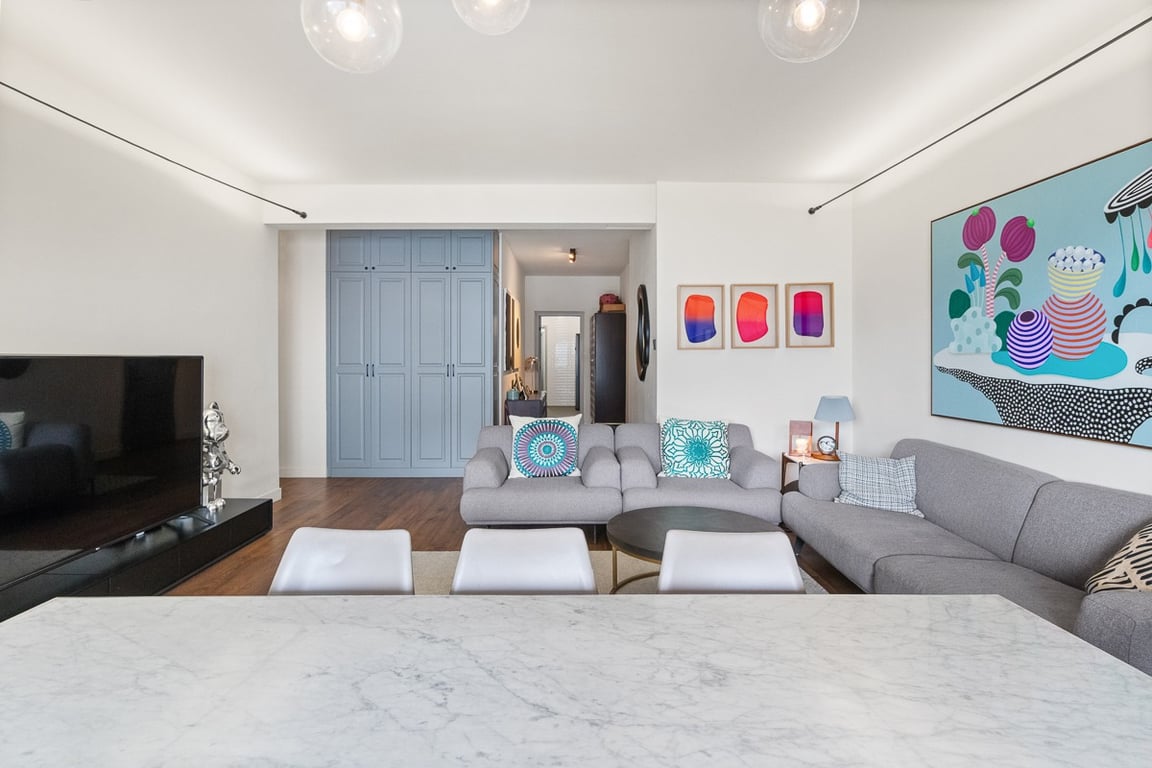https://img.propertyraptor.com/cdn-cgi/imagedelivery/KD5bF_AFL0JDTbKLWF7z9g/ap8/ap8_001/hornet/prp/img/a1eb4d3945dde8aff0f70d6243a1b3d0-wtm.jpg/public