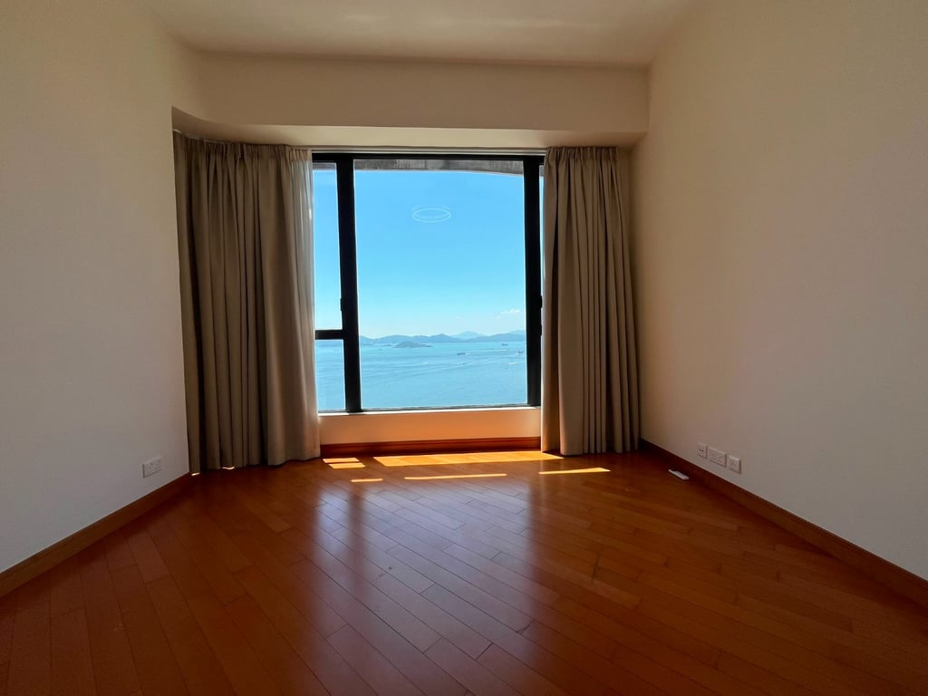 https://img.propertyraptor.com/cdn-cgi/imagedelivery/KD5bF_AFL0JDTbKLWF7z9g/ap8/ap8_001/hornet/prp/img/a202bd8a7284e291b0754887e36f3ce7-wtm.jpg/public