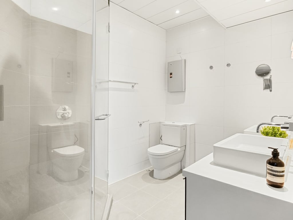 https://img.propertyraptor.com/cdn-cgi/imagedelivery/KD5bF_AFL0JDTbKLWF7z9g/ap8/ap8_001/hornet/prp/img/a20f673b6c5c49168d0f398000e5f27a-wtm.jpg/public