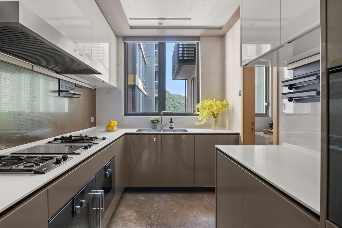 https://img.propertyraptor.com/cdn-cgi/imagedelivery/KD5bF_AFL0JDTbKLWF7z9g/ap8/ap8_001/hornet/prp/img/a212fd52907b8e4ea9724136c256211c-wtm.jpg/public
