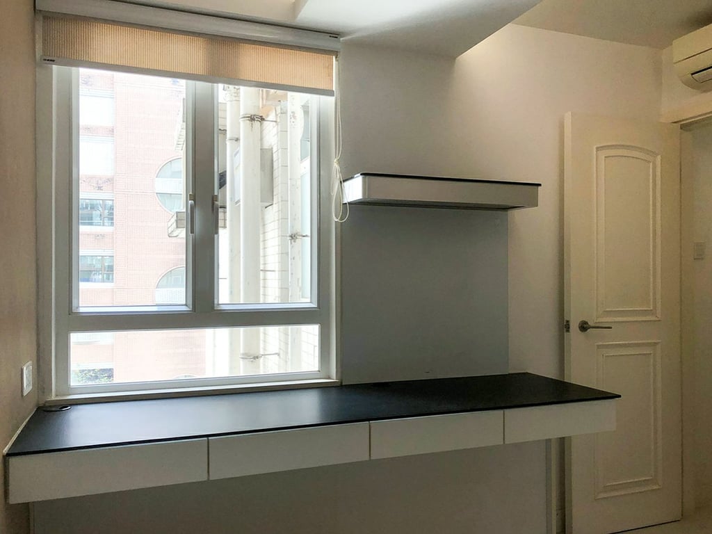 https://img.propertyraptor.com/cdn-cgi/imagedelivery/KD5bF_AFL0JDTbKLWF7z9g/ap8/ap8_001/hornet/prp/img/a2a3d237b77494e7787f9c0ecefc07c5.jpg/public