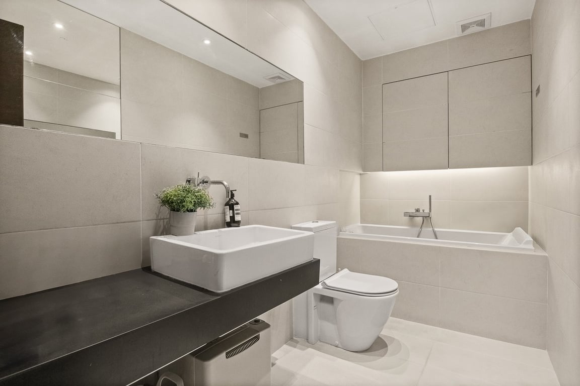 https://img.propertyraptor.com/cdn-cgi/imagedelivery/KD5bF_AFL0JDTbKLWF7z9g/ap8/ap8_001/hornet/prp/img/a2dbaa9dbbfe9ca08abcd5eab25bb160-wtm.jpg/public