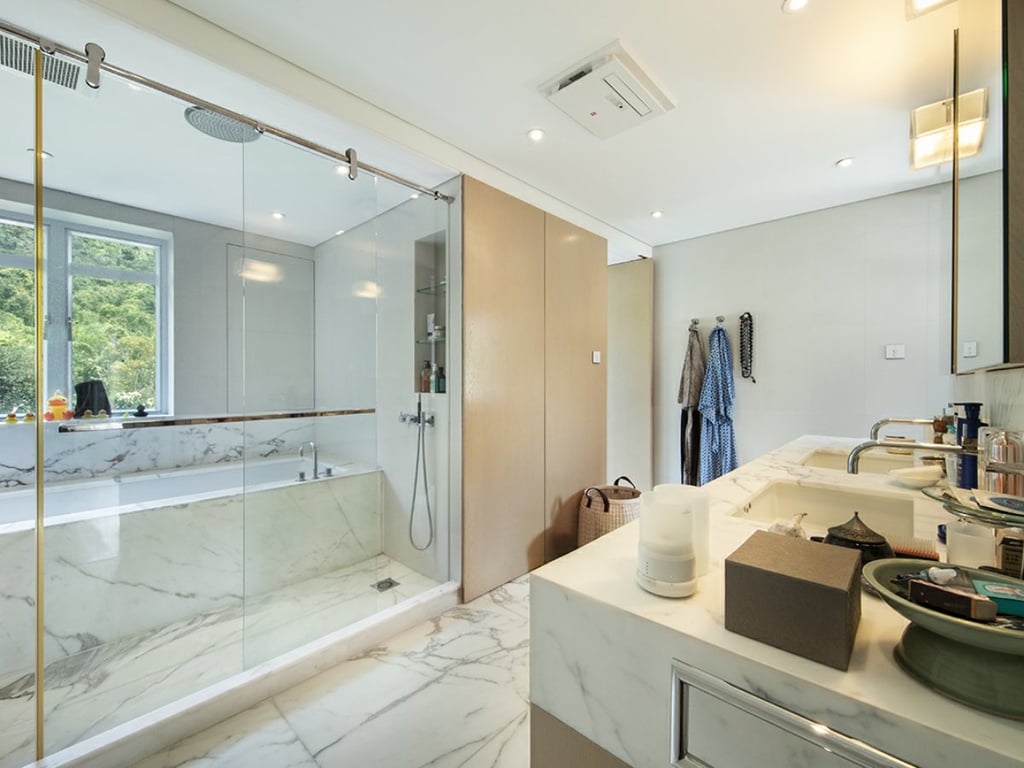 https://img.propertyraptor.com/cdn-cgi/imagedelivery/KD5bF_AFL0JDTbKLWF7z9g/ap8/ap8_001/hornet/prp/img/a2e49d18d70c999b9b0fbfa959bff681.jpg/public