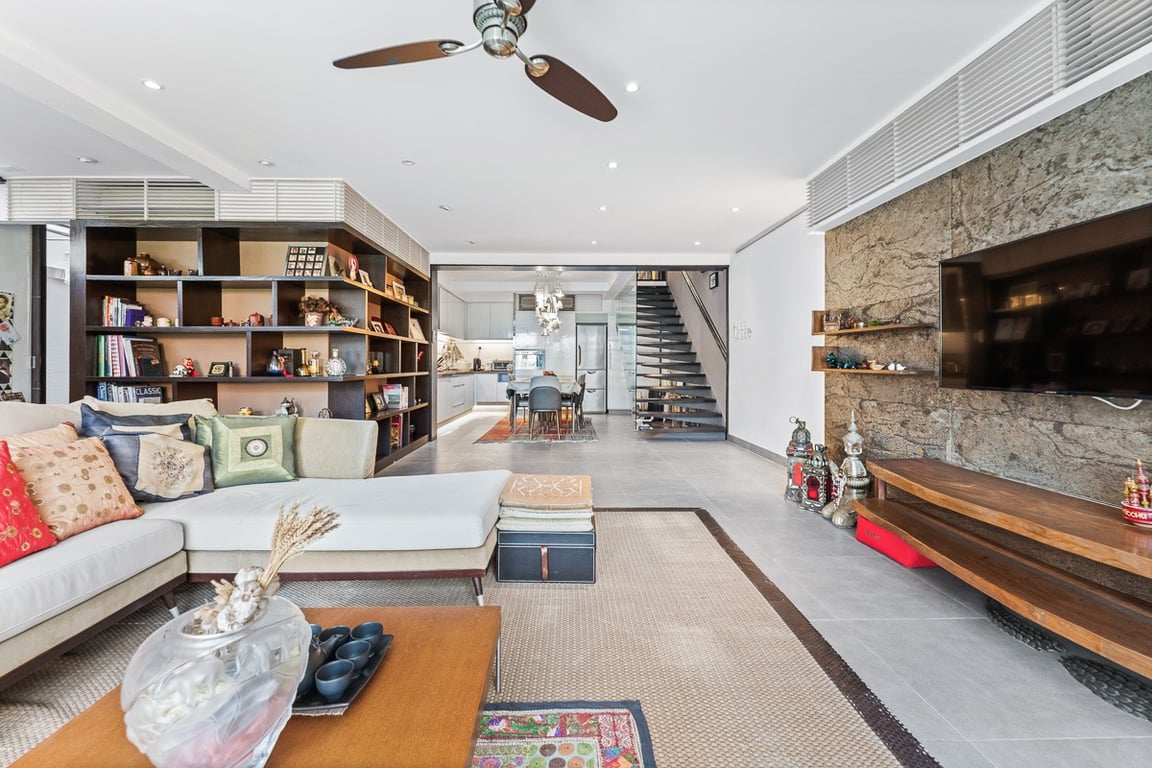 https://img.propertyraptor.com/cdn-cgi/imagedelivery/KD5bF_AFL0JDTbKLWF7z9g/ap8/ap8_001/hornet/prp/img/a2fbf5747c559ce4783a5150f24b4b4e-wtm.jpg/public