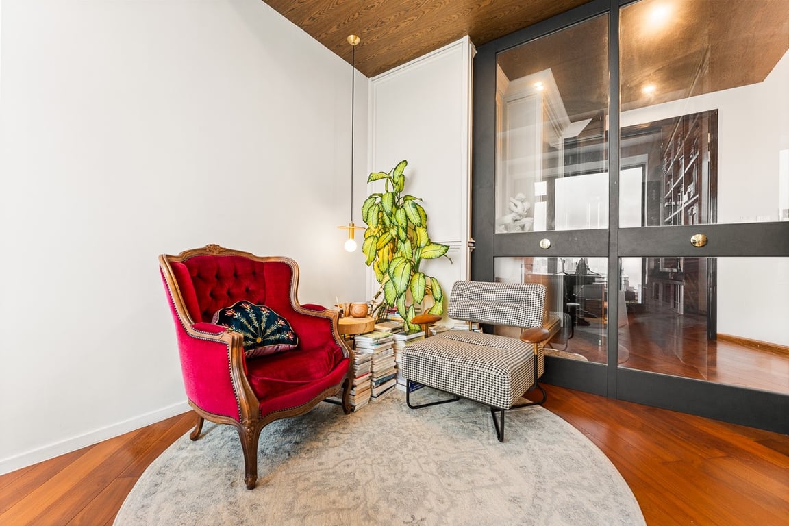 https://img.propertyraptor.com/cdn-cgi/imagedelivery/KD5bF_AFL0JDTbKLWF7z9g/ap8/ap8_001/hornet/prp/img/a320f33d4083d3a7d0f3b2957b888275-wtm.jpg/public