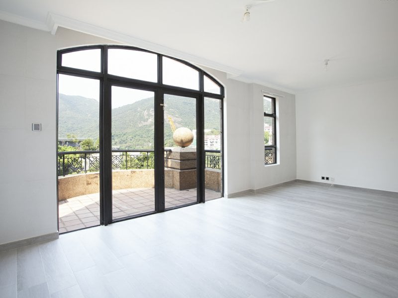 https://img.propertyraptor.com/cdn-cgi/imagedelivery/KD5bF_AFL0JDTbKLWF7z9g/ap8/ap8_001/hornet/prp/img/a347afe08f34f4c1930f67be53a0375d.jpg/public