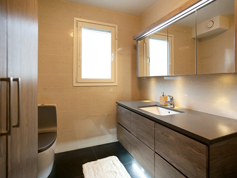 https://img.propertyraptor.com/cdn-cgi/imagedelivery/KD5bF_AFL0JDTbKLWF7z9g/ap8/ap8_001/hornet/prp/img/a38573e38afd6a7909aa19fb446b01be.jpg/public