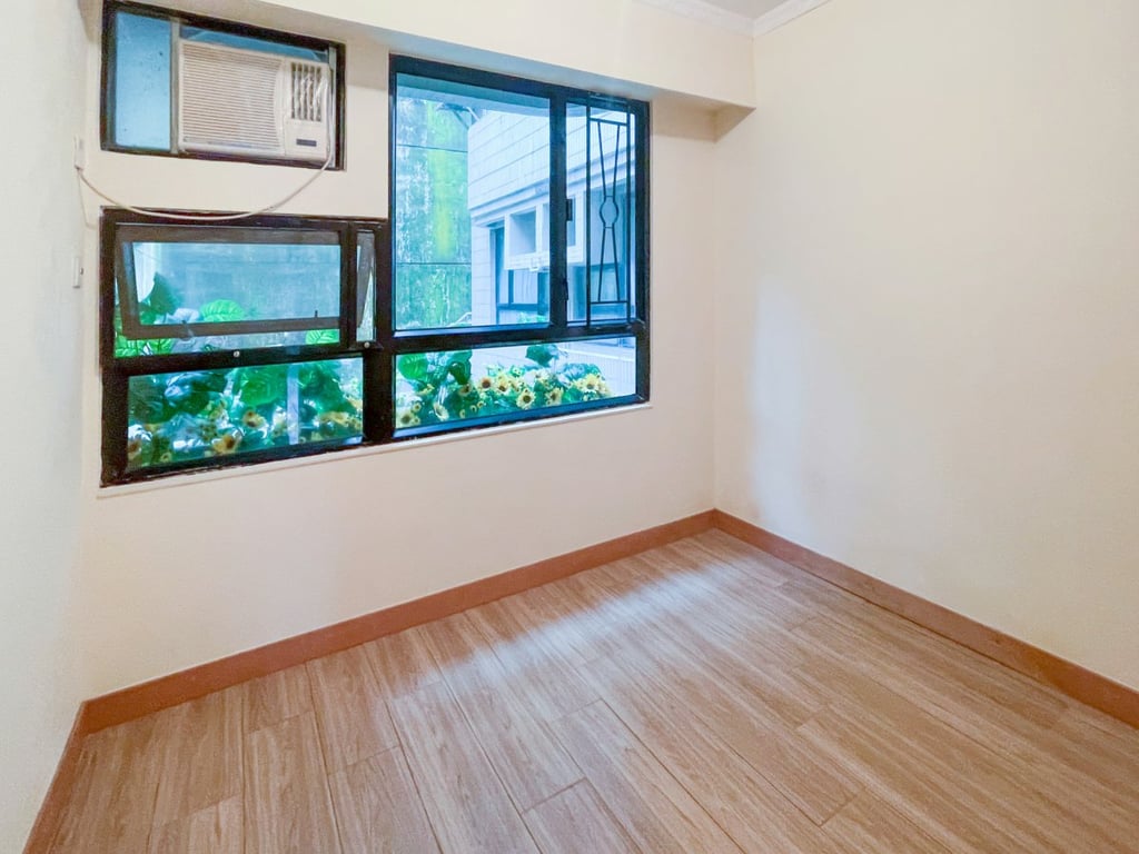 https://img.propertyraptor.com/cdn-cgi/imagedelivery/KD5bF_AFL0JDTbKLWF7z9g/ap8/ap8_001/hornet/prp/img/a386fb25d72a727443f4d566dffb6e08.jpg/public