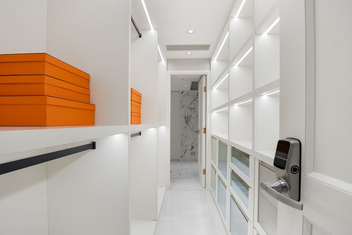 https://img.propertyraptor.com/cdn-cgi/imagedelivery/KD5bF_AFL0JDTbKLWF7z9g/ap8/ap8_001/hornet/prp/img/a390ce2c66735a1fba0e263f175e1727-wtm.jpg/public