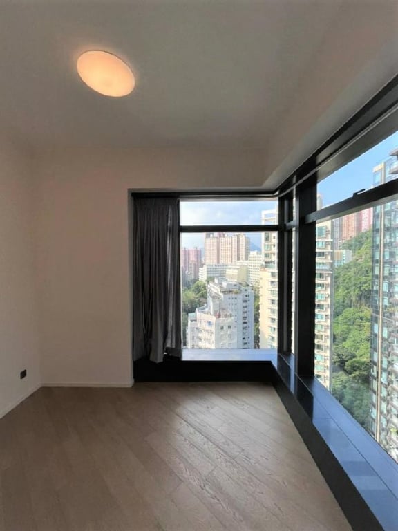 https://img.propertyraptor.com/cdn-cgi/imagedelivery/KD5bF_AFL0JDTbKLWF7z9g/ap8/ap8_001/hornet/prp/img/a3a1d48d34053bdb384e771049d59117.jpg/public