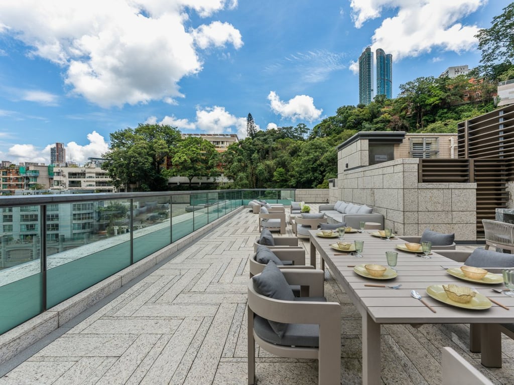 https://img.propertyraptor.com/cdn-cgi/imagedelivery/KD5bF_AFL0JDTbKLWF7z9g/ap8/ap8_001/hornet/prp/img/a3e371350961d21e8827adc4be67e638-wtm.jpg/public