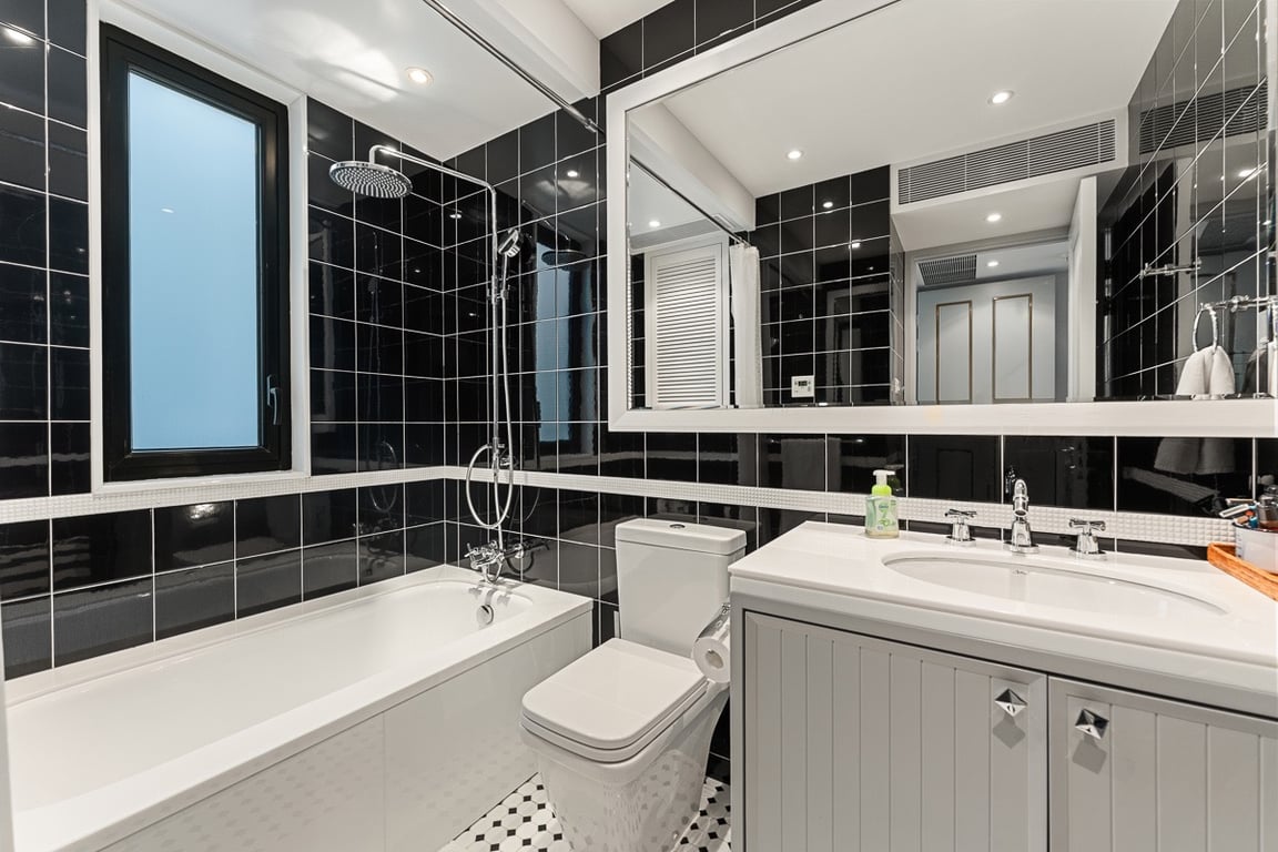 https://img.propertyraptor.com/cdn-cgi/imagedelivery/KD5bF_AFL0JDTbKLWF7z9g/ap8/ap8_001/hornet/prp/img/a411f447e8e58f055406e4cd23ec66bc-wtm.jpg/public