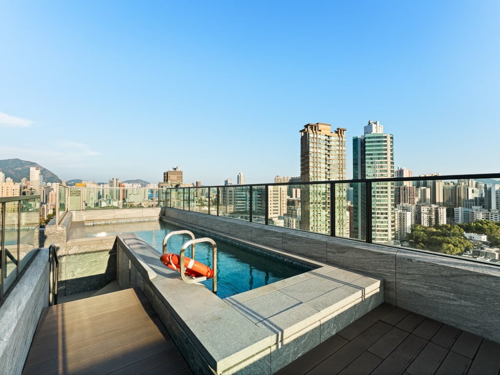 https://img.propertyraptor.com/cdn-cgi/imagedelivery/KD5bF_AFL0JDTbKLWF7z9g/ap8/ap8_001/hornet/prp/img/a4201e9156c4557a865d6e4708196a25-wtm.jpg/public