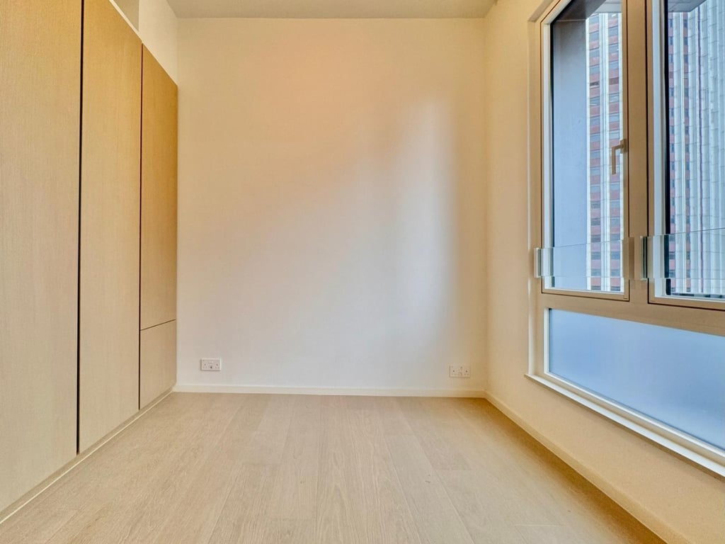 https://img.propertyraptor.com/cdn-cgi/imagedelivery/KD5bF_AFL0JDTbKLWF7z9g/ap8/ap8_001/hornet/prp/img/a4215b9958b34a436694ba237e67a14a-wtm.jpg/public