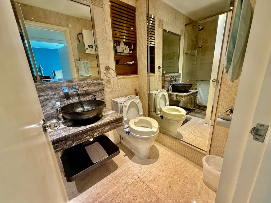 https://img.propertyraptor.com/cdn-cgi/imagedelivery/KD5bF_AFL0JDTbKLWF7z9g/ap8/ap8_001/hornet/prp/img/a450d5bd8338330ea853aeb57682eb32-wtm.jpg/public