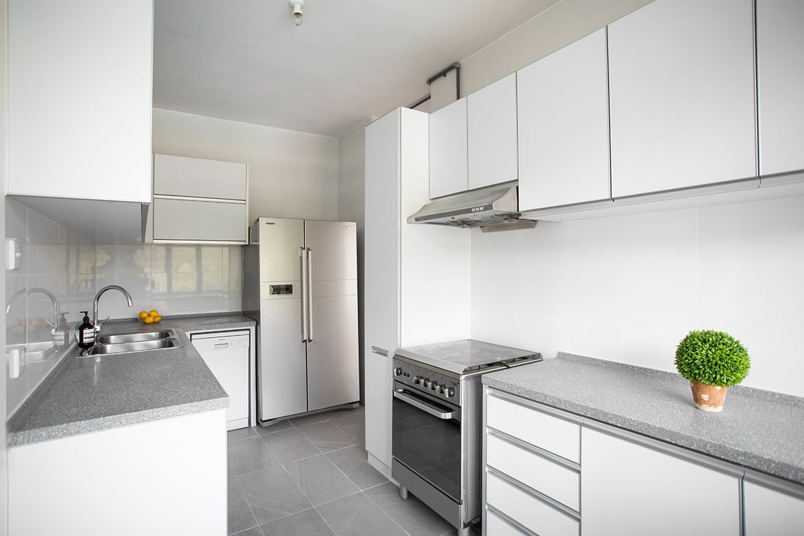 https://img.propertyraptor.com/cdn-cgi/imagedelivery/KD5bF_AFL0JDTbKLWF7z9g/ap8/ap8_001/hornet/prp/img/a460d8d0c35ed4dc724ce4714cf96997-wtm.jpg/public