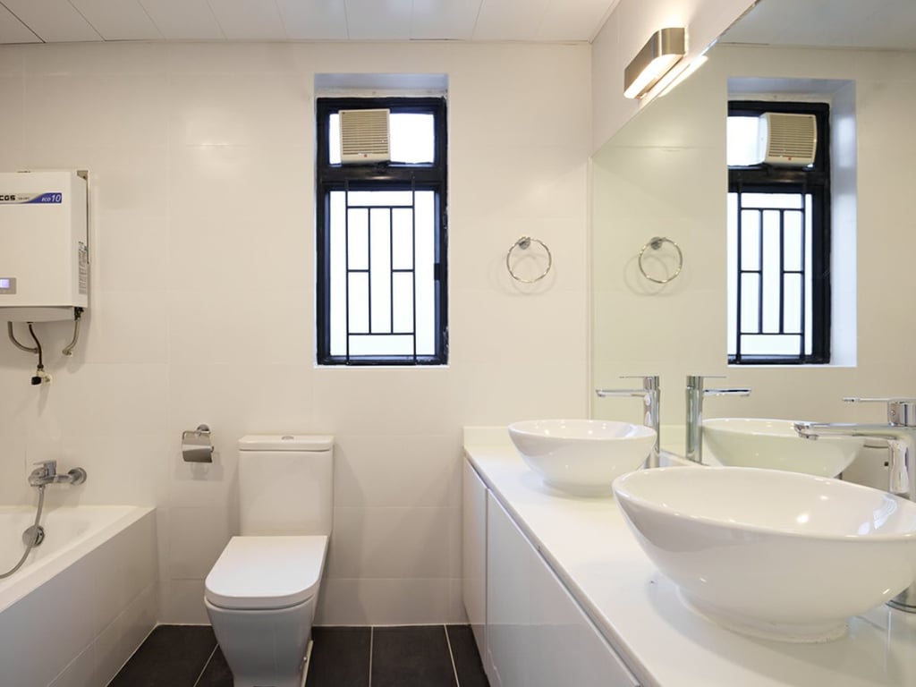 https://img.propertyraptor.com/cdn-cgi/imagedelivery/KD5bF_AFL0JDTbKLWF7z9g/ap8/ap8_001/hornet/prp/img/a475c9f0b5be22f3e7794e13f3e79e33.jpg/public