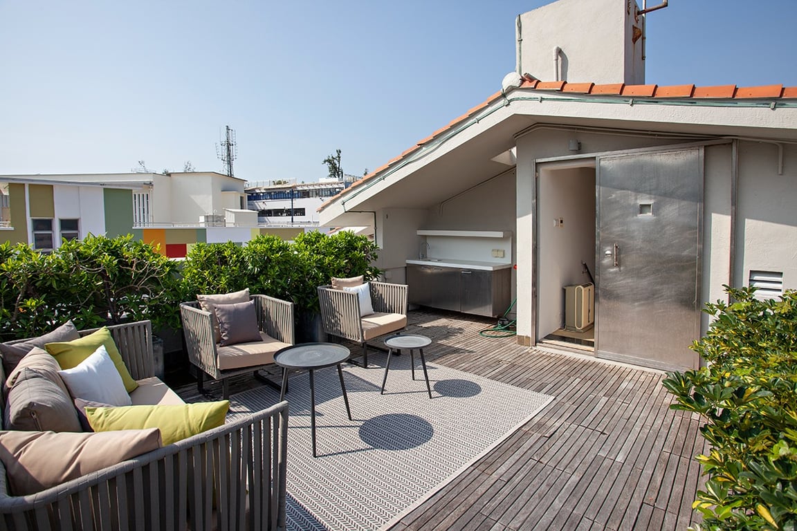https://img.propertyraptor.com/cdn-cgi/imagedelivery/KD5bF_AFL0JDTbKLWF7z9g/ap8/ap8_001/hornet/prp/img/a477007efd340c407266b48f37c9bea8-wtm.jpg/public