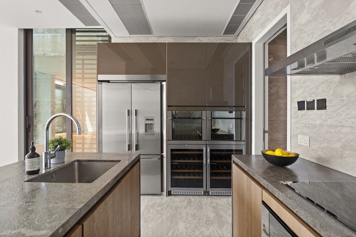 https://img.propertyraptor.com/cdn-cgi/imagedelivery/KD5bF_AFL0JDTbKLWF7z9g/ap8/ap8_001/hornet/prp/img/a4c548a74933f424654381a537aacf14-wtm.jpg/public