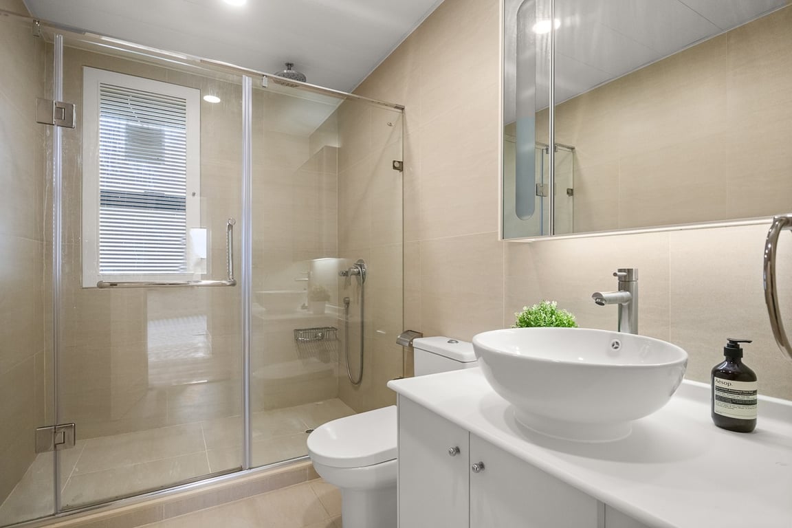 https://img.propertyraptor.com/cdn-cgi/imagedelivery/KD5bF_AFL0JDTbKLWF7z9g/ap8/ap8_001/hornet/prp/img/a545f9a69a2a4e71ed186f94b6110eab-wtm.jpg/public